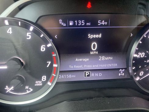 Used 2024 Nissan Titan SV w/ SV Convenience Package image 21