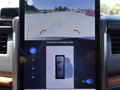 Used 2024 Ford Expedition Platinum image 22