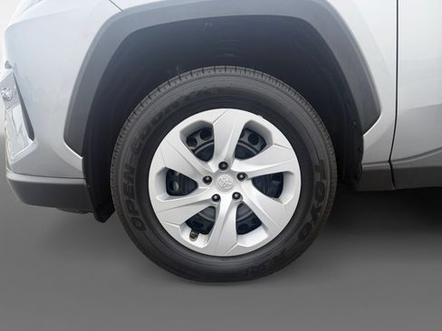 Certified 2025 Toyota RAV4 LE FWD image 14