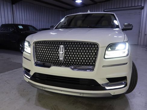 Used 2020 Lincoln Navigator Black Label w/ Cargo Convenience Package image 50