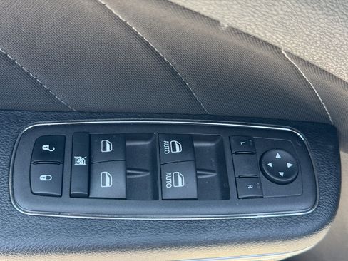 Used 2023 Dodge Charger R/T w/ Harman/Kardon Audio Group RWD image 17