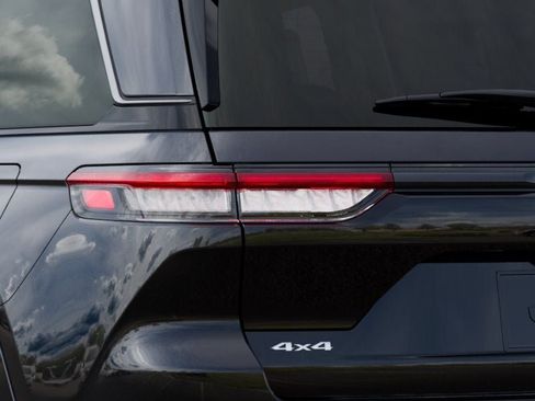New 2026 Jeep Grand Cherokee Limited AWD/4WD image 9