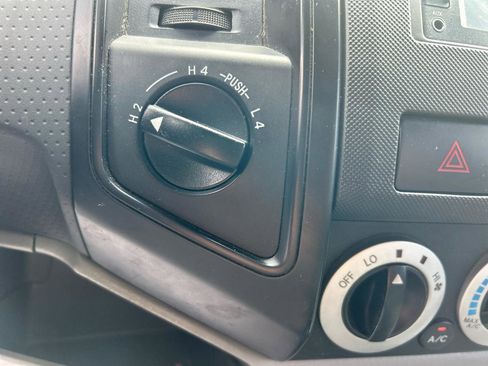 Used 2011 Toyota Tacoma 4x4 Regular Cab image 15