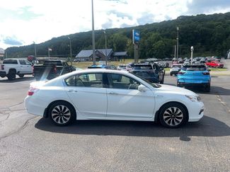 Used 2017 Honda Accord Touring video 4