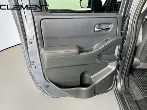 Used 2022 Nissan Frontier PRO-4X AWD/4WD image 32