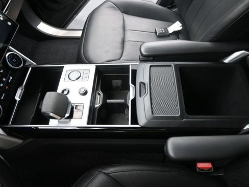 Used 2023 Land Rover Range Rover SE image 29