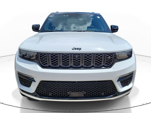Used 2025 Jeep Grand Cherokee Summit AWD/4WD image 2