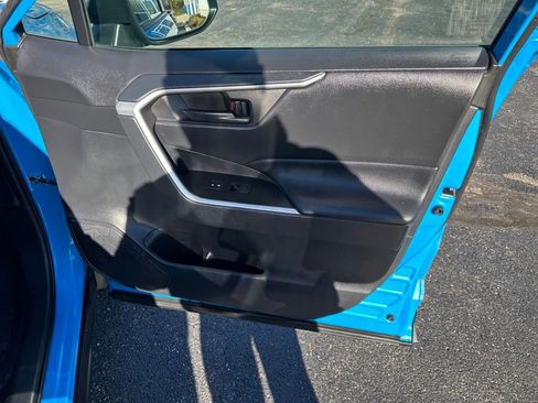 Used 2019 Toyota RAV4 LE image 30