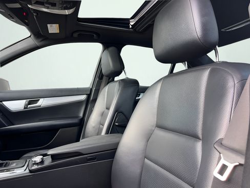 Used 2014 Mercedes-Benz C 250 Sedan image 32