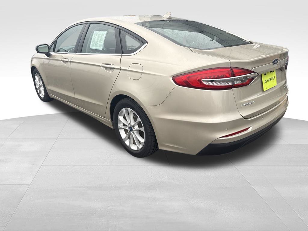Used 2019 Ford Fusion SE FWD image 12