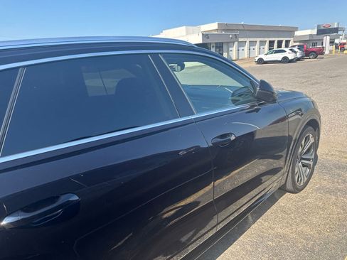 Used 2019 Audi Q8 Prestige AWD/4WD image 10
