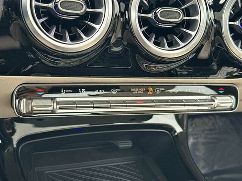 Used 2025 Mercedes-Benz CLA 250 4MATIC image 25