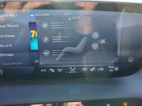 Certified 2025 Buick Enclave Preferred image 28