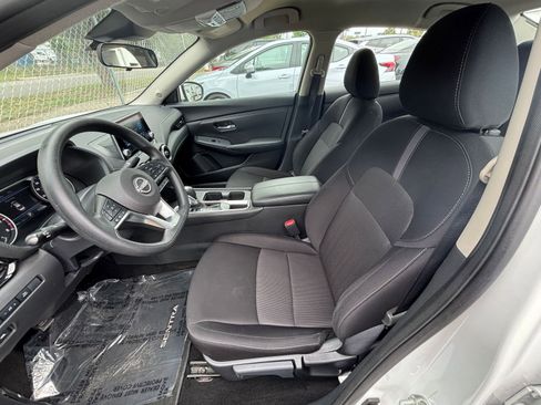 Used 2025 Nissan Sentra SV FWD image 24