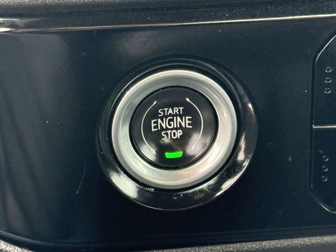 Used 2022 Chevrolet Silverado 1500 LT RWD image 22