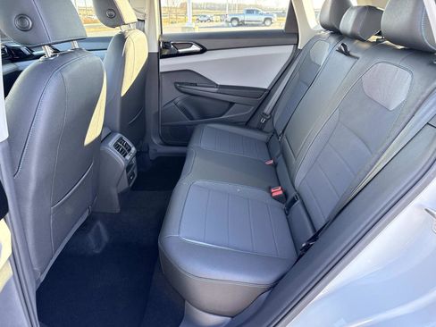 Used 2024 Volkswagen Taos SE image 22