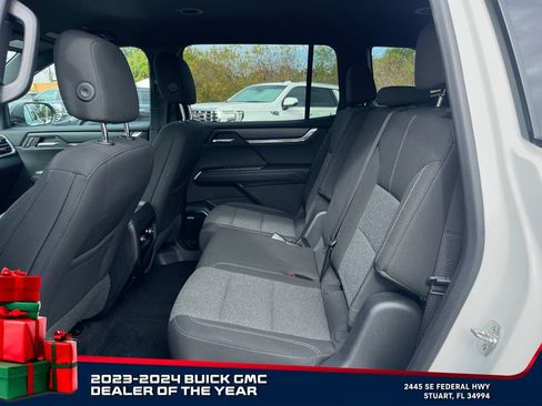 Certified 2025 GMC Acadia Elevation image 11