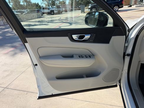 Certified 2023 Volvo XC60 B5 Plus w/ Protection Package Premier image 20