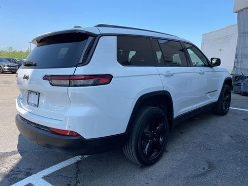 Used 2023 Jeep Grand Cherokee L Laredo AWD/4WD image 5