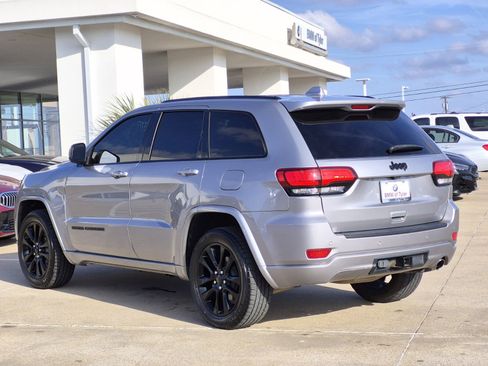Used 2019 Jeep Grand Cherokee Altitude image 6