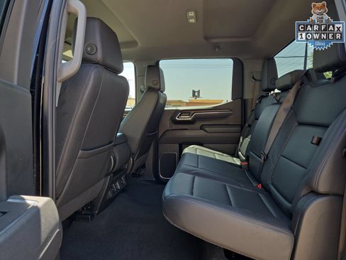 Used 2025 GMC Sierra 1500 SLT AWD/4WD image 13