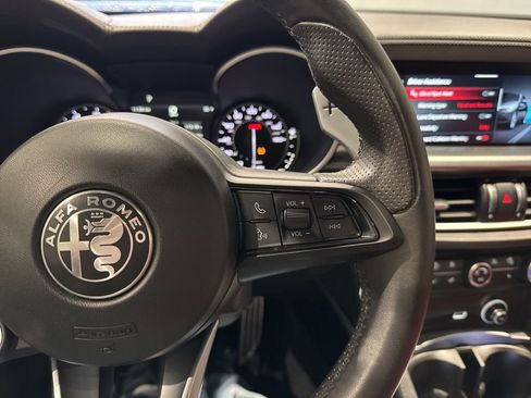 Used 2023 Alfa Romeo Stelvio Veloce image 29