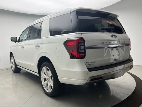 Used 2023 Ford Expedition Platinum image 4