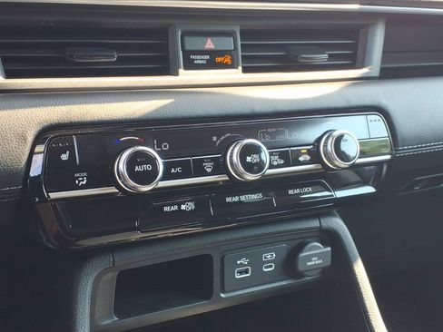 Certified 2025 Honda Pilot EX-L image 18
