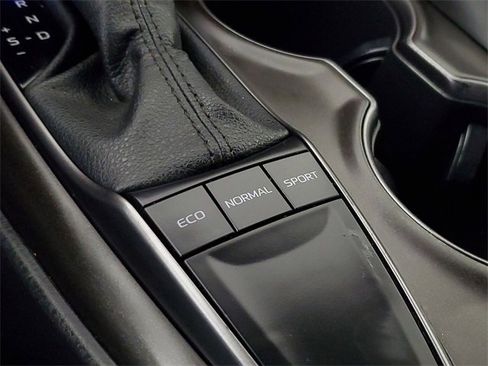 Used 2023 Toyota Camry SE image 29