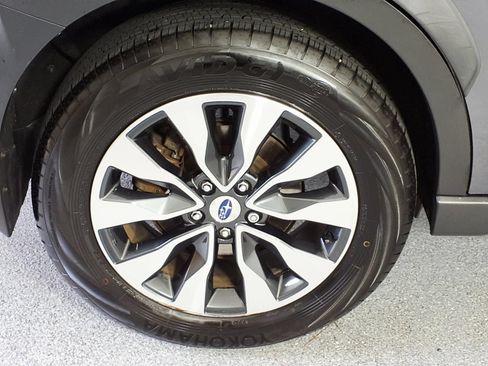 Used 2023 Subaru Outback Limited AWD/4WD image 3