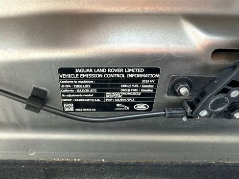 Used 2019 Land Rover Range Rover Sport HSE AWD/4WD image 29