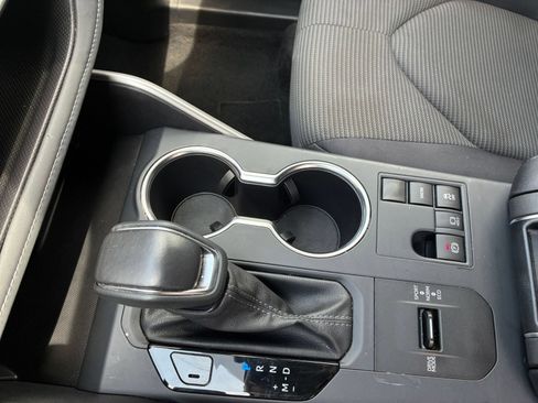Used 2025 Toyota Highlander LE FWD image 38