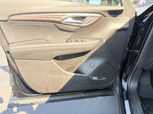 Used 2023 Buick Envision Avenir image 12