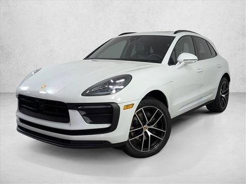 Certified 2025 Porsche Macan image 1