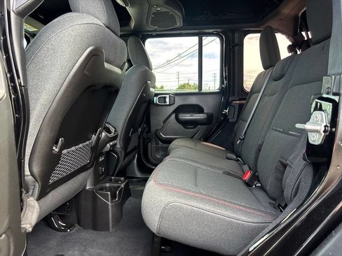 Used 2024 Jeep Wrangler Unlimited Rubicon w/ Safety Group AWD/4WD image 14