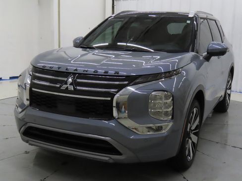 New 2025 Mitsubishi Outlander SEL image 7