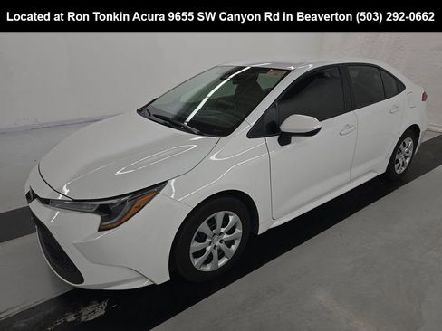 Used 2020 Toyota Corolla LE w/ Carpet Mat Package (TMS) FWD image 3