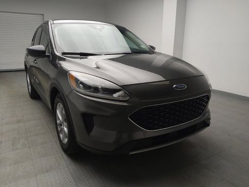 Used 2020 Ford Escape SE image 13