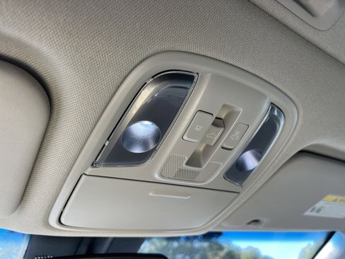 Used 2019 Kia Niro EX Premium w/ Sunroof Package image 31