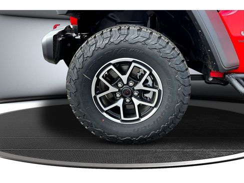 Certified 2026 Jeep Wrangler Unlimited Rubicon AWD/4WD image 10