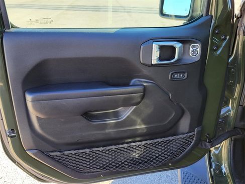 Used 2021 Jeep Gladiator Sport image 19