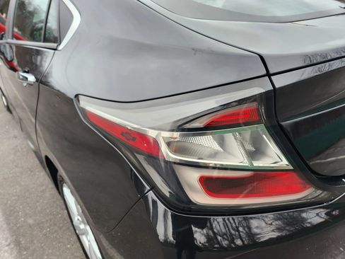 Used 2017 Chevrolet Volt LT w/ Comfort Package image 11