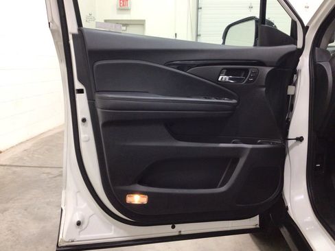 Used 2021 Honda Pilot Elite image 17