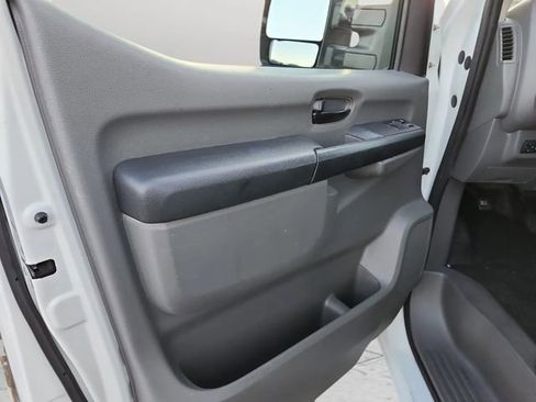 Used 2019 Nissan NV 2500 SV image 35