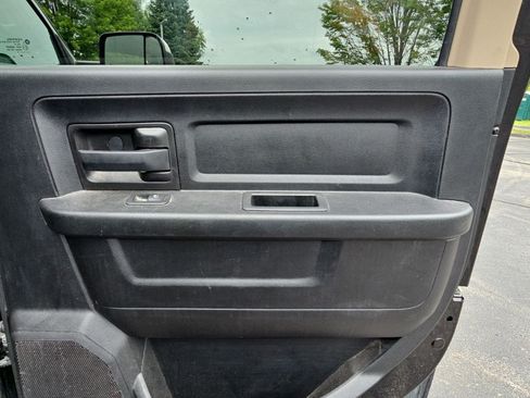 Used 2020 RAM 2500 Tradesman w/ Chrome Appearance Group AWD/4WD image 17