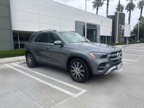 Used 2025 Mercedes-Benz GLE 450 4MATIC image 2