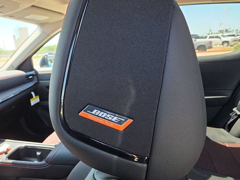 New 2026 Nissan Kicks SR w/ SR Premium Package FWD image 39