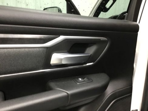 Used 2019 RAM 1500 Big Horn AWD/4WD image 4