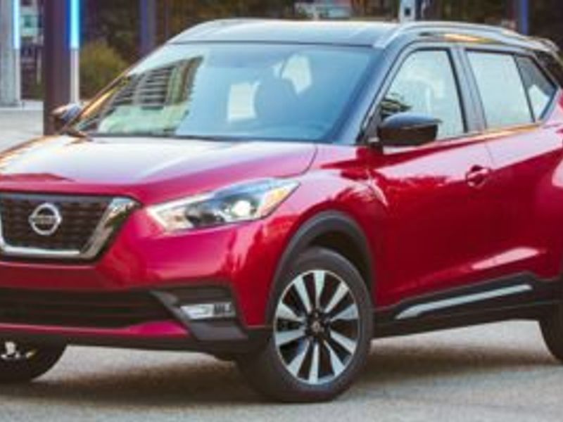 Used 2019 Nissan Kicks S image 1