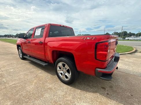 Used 2018 Chevrolet Silverado 1500 Custom w/ Custom Value Package AWD/4WD image 6